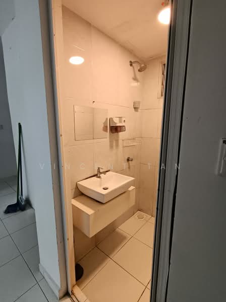 Kondominium untuk Disewa di TRI PINNACLE - Vincent Tan - Bathroom - PropertyGuru.com.my