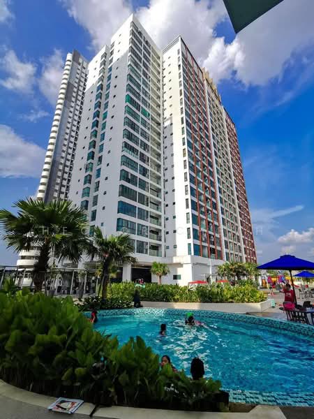 Servis Apartment untuk Dijual di Amerin Residence - Hector Cheah - Pool - PropertyGuru.com.my