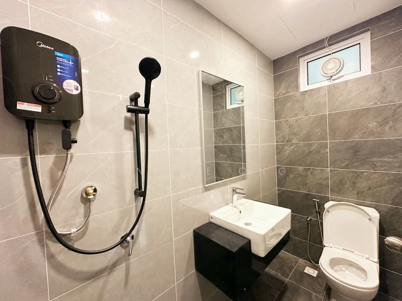 Kondominium untuk Disewa di Lucerne Residences - Jinelle Ong - Bathroom - PropertyGuru.com.my
