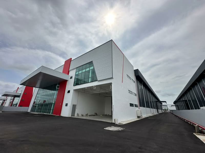 Semi-D Factory for Rent in Kawasan Perusahaan Valdor (Sungai Jawi) - Chris Huah - Exterior - PropertyGuru.com.my