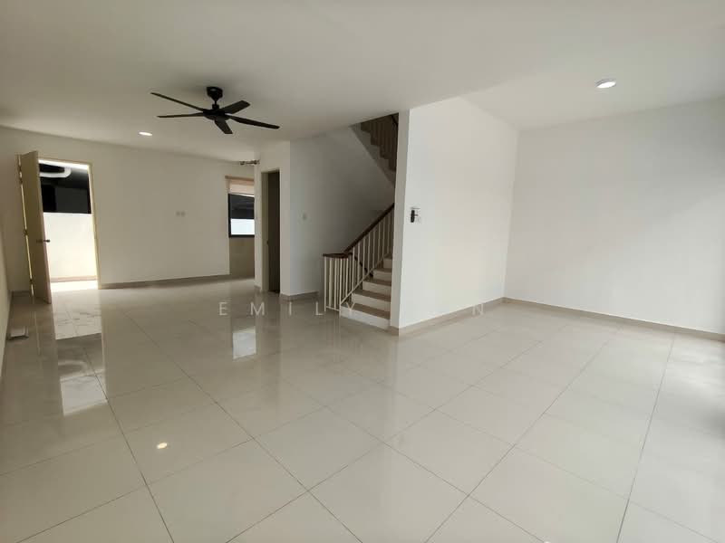 3.5-storey Terraced House for Rent in Damansara Perdana (Selangor) - Emily Tan - Living Room - PropertyGuru.com.my