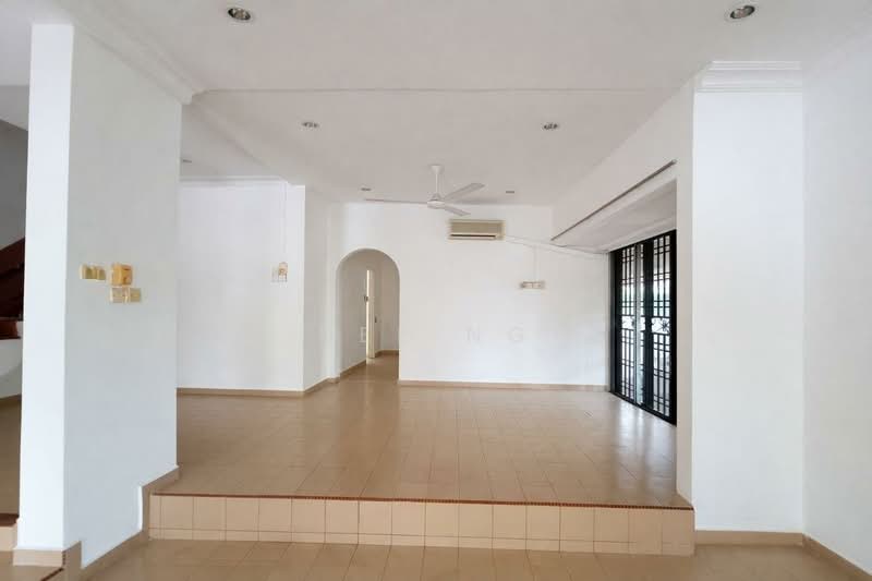 Rumah Berkembar untuk Dijual di Taman Kolam Air (Johor Bahru) - Bee Ng - Living Room - PropertyGuru.com.my