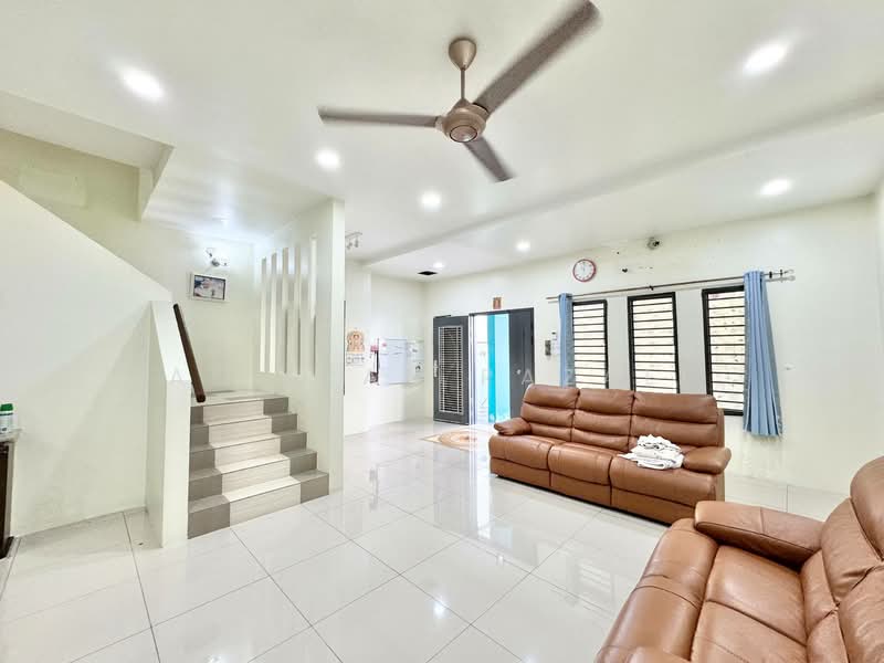 Rumah Teres 2 Tingkat untuk Dijual di Alam Impian (Shah Alam) - Aqillah Razali - Living Room - PropertyGuru.com.my