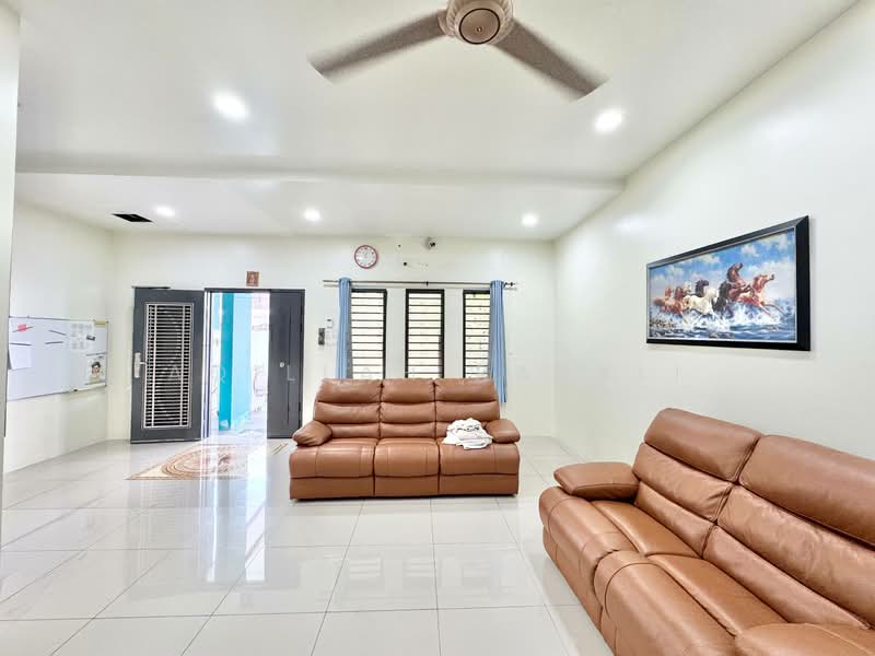 Rumah Teres 2 Tingkat untuk Dijual di Alam Impian (Shah Alam) - Aqillah Razali - Living Room - PropertyGuru.com.my