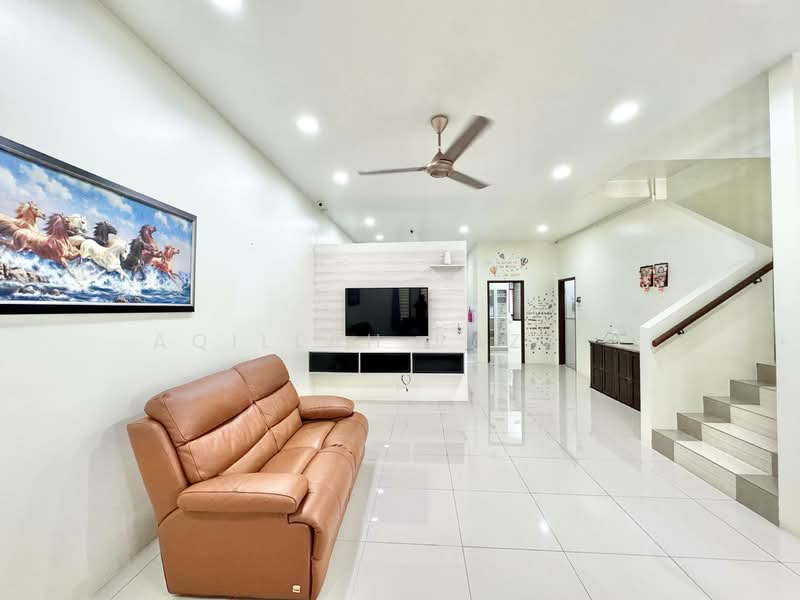 Rumah Teres 2 Tingkat untuk Dijual di Alam Impian (Shah Alam) - Aqillah Razali - Living Room - PropertyGuru.com.my