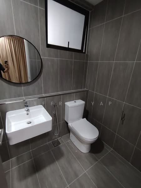 Service Residence for Sale at The Pulse Residence - Jeffrey Yap - Bathroom - PropertyGuru.com.my