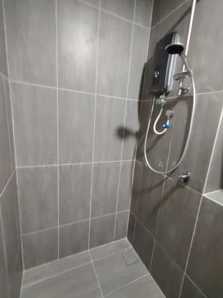 Service Residence for Sale at The Pulse Residence - Jeffrey Yap - Bathroom - PropertyGuru.com.my