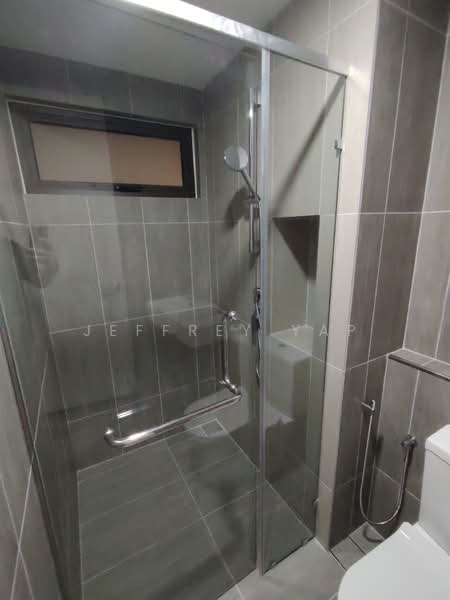 Service Residence for Sale at The Pulse Residence - Jeffrey Yap - Bathroom - PropertyGuru.com.my
