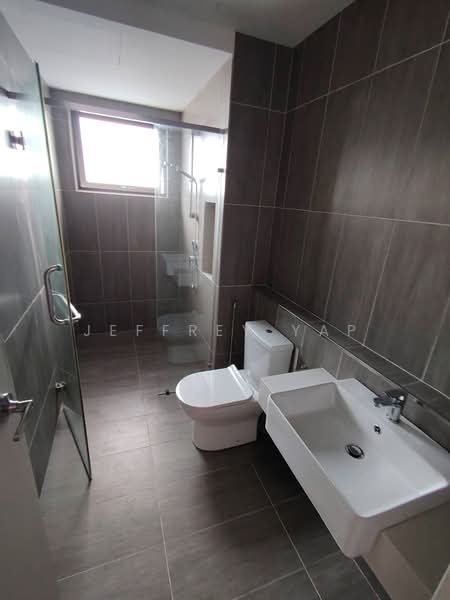 Service Residence for Sale at The Pulse Residence - Jeffrey Yap - Bathroom - PropertyGuru.com.my