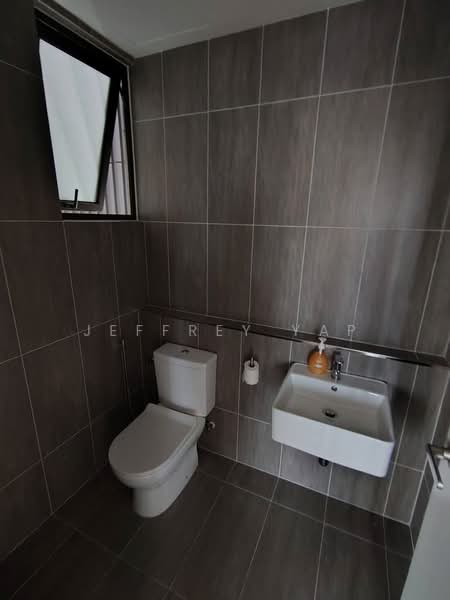 Service Residence for Sale at The Pulse Residence - Jeffrey Yap - Bathroom - PropertyGuru.com.my