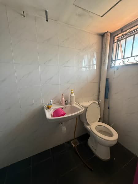 3-storey Terraced House for Sale in Taman Sri Sinar (Segambut) - Lucas Lim - Bathroom - PropertyGuru.com.my