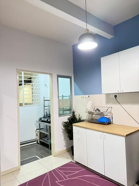 Servis Apartment untuk Disewa di Savanna Executive Suite @ Southville City - Wesley Fu - Kitchen - PropertyGuru.com.my