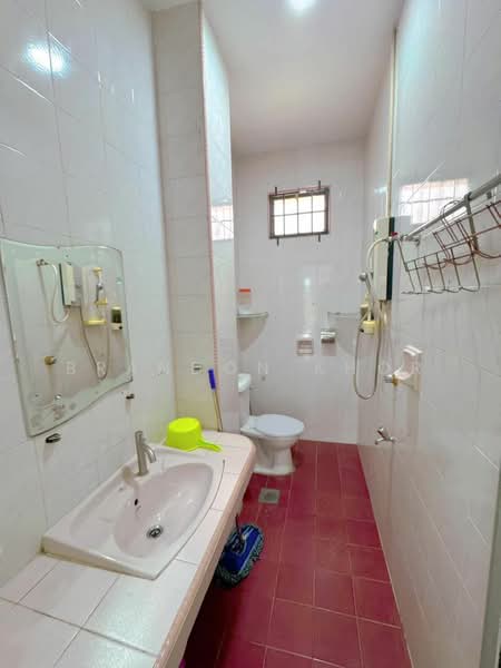 Rumah Berkembar untuk Dijual di Taman Johor Jaya (Johor Bahru) - Brandon Khor - PropertyGuru.com.my
