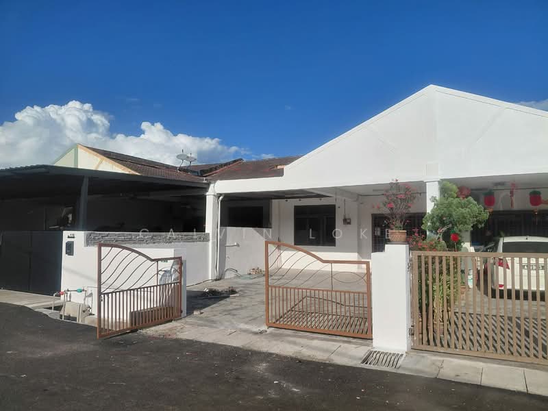 1-storey Terraced House for Sale in Taman Lintang Makmur (Sungai Siput) - Calvin Loke - Exterior - PropertyGuru.com.my