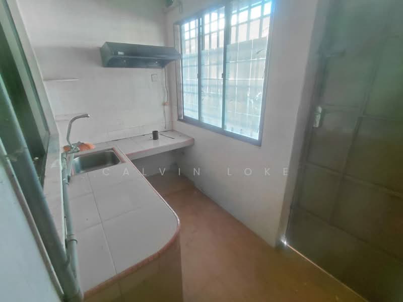1-storey Terraced House for Sale in Taman Lintang Makmur (Sungai Siput) - Calvin Loke - Kitchen - PropertyGuru.com.my