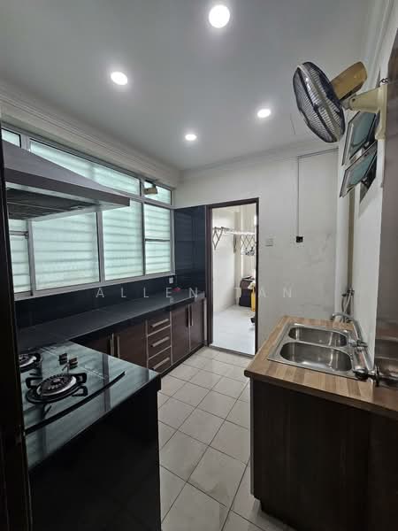 Condominium for Sale at Sterling - Allen Tan - Kitchen - PropertyGuru.com.my