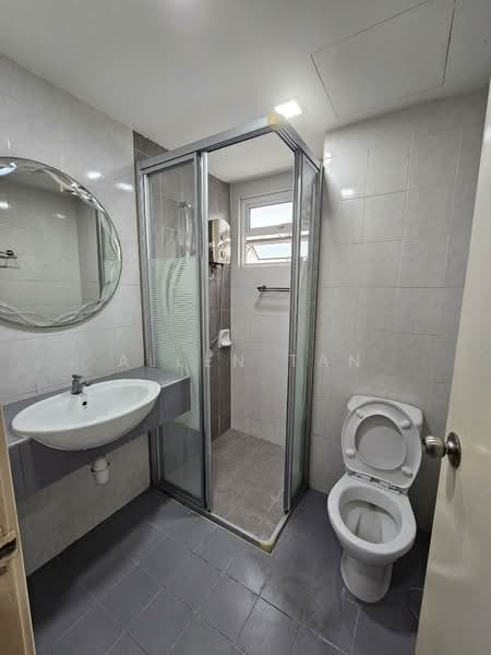 Condominium for Sale at Sterling - Allen Tan - Bathroom - PropertyGuru.com.my