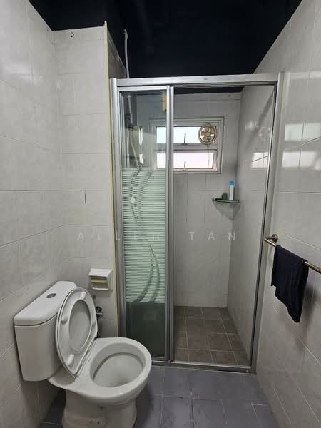 Condominium for Sale at Sterling - Allen Tan - Bathroom - PropertyGuru.com.my