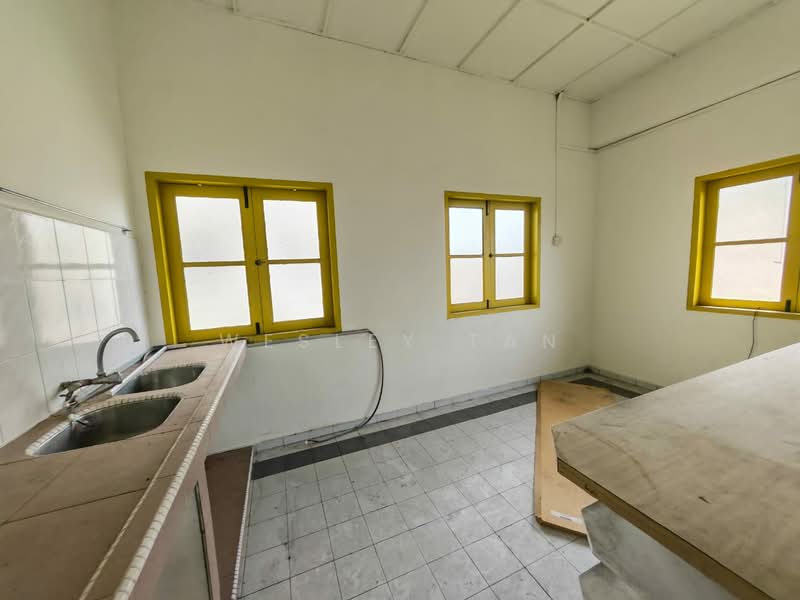 Kedai / Pejabat untuk Dijual di Klebang Kecil (Klebang) - Wesley Tan - Kitchen - PropertyGuru.com.my