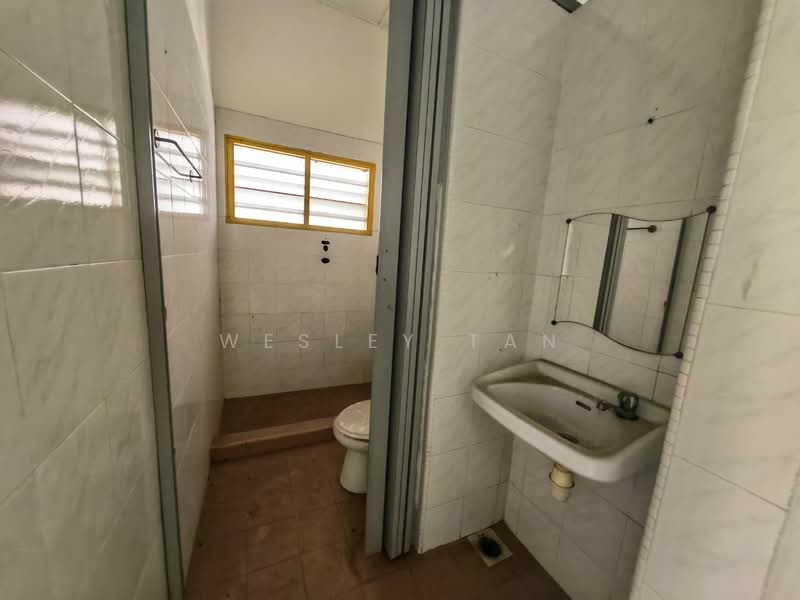 Kedai / Pejabat untuk Dijual di Klebang Kecil (Klebang) - Wesley Tan - PropertyGuru.com.my