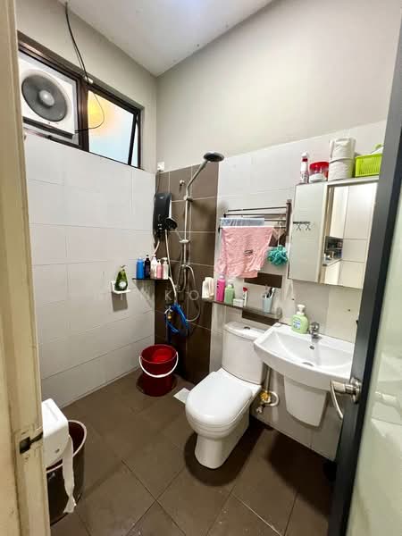 Rumah Kluster untuk Dijual di Taman Mutiara Mas (Skudai) - Nikko Soh - Bathroom - PropertyGuru.com.my