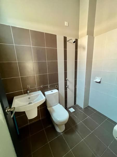 Rumah Kluster untuk Dijual di Taman Mutiara Mas (Skudai) - Nikko Soh - Bathroom - PropertyGuru.com.my