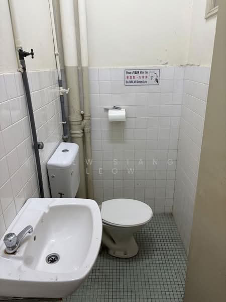 Flat for Sale at Happy Garden Flat - Siew Siang Leow - Bathroom - PropertyGuru.com.my