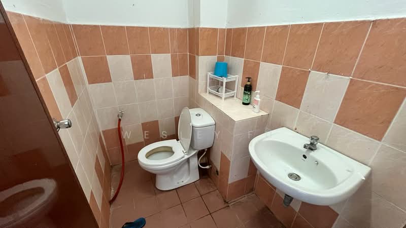 Rumah Teres 2 Tingkat untuk Disewa di Bandar Baru Bangi (Selangor) - Wesley Fu - Bathroom - PropertyGuru.com.my