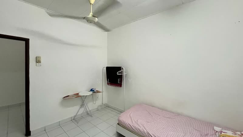 Rumah Teres 2 Tingkat untuk Disewa di Bandar Baru Bangi (Selangor) - Wesley Fu - Bedroom - PropertyGuru.com.my