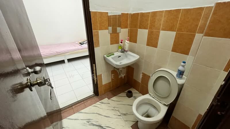 Rumah Teres 2 Tingkat untuk Disewa di Bandar Baru Bangi (Selangor) - Wesley Fu - Bathroom - PropertyGuru.com.my