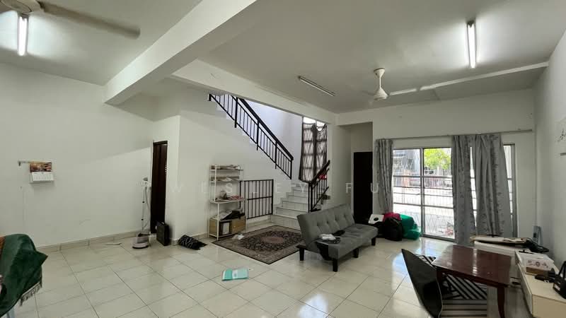 Rumah Teres 2 Tingkat untuk Disewa di Bandar Baru Bangi (Selangor) - Wesley Fu - Living Room - PropertyGuru.com.my