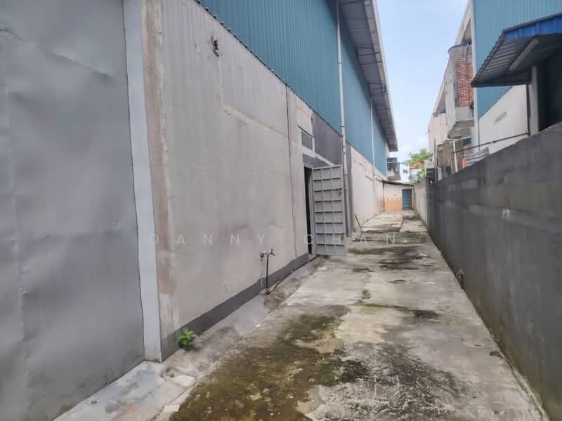 Gudang untuk Disewa di Subang Light Industrial Park (Subang Jaya) - Danny Chan - Exterior - PropertyGuru.com.my
