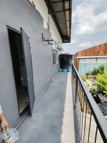 Gudang untuk Disewa di Subang Light Industrial Park (Subang Jaya) - Danny Chan - Exterior - PropertyGuru.com.my