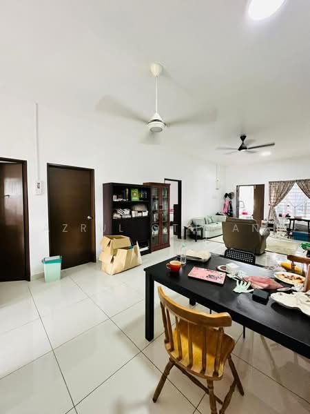 Rumah Berkembar untuk Dijual di Seremban (Negeri Sembilan) - Azrul Othman - Living Room - PropertyGuru.com.my