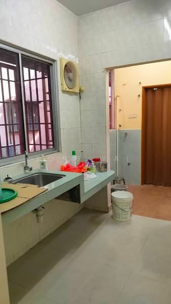 Pangsapuri untuk Disewa di Desa Temenggung Apartment - Kong Wai Keat - Kitchen - PropertyGuru.com.my