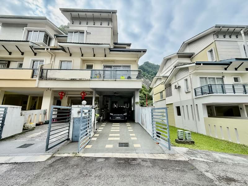 Townhouse for Sale in Taman Raintree (Batu Caves) - Wan Nurani - PropertyGuru.com.my