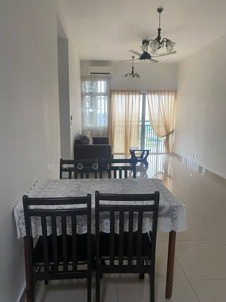 Servis Apartment untuk Disewa di Meridin Bayvue Serviced Apartment - Maggie Lee - Living Room - PropertyGuru.com.my