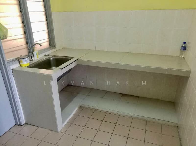 Pangsapuri untuk Dijual di Kenangan View - Lukman Hakim - Kitchen - PropertyGuru.com.my