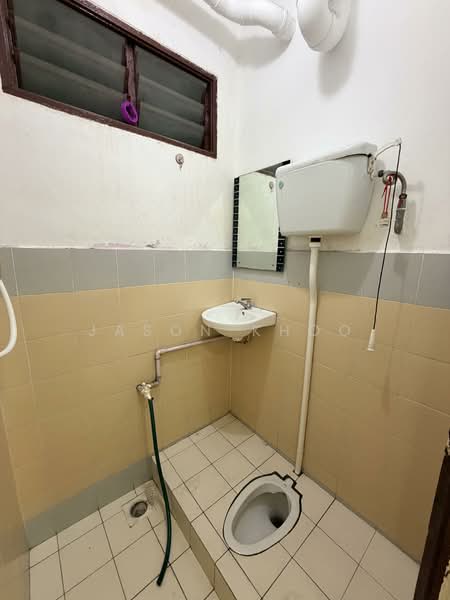 Flat for Rent at Desa Muafakat - Jason Khoo - Bathroom - PropertyGuru.com.my