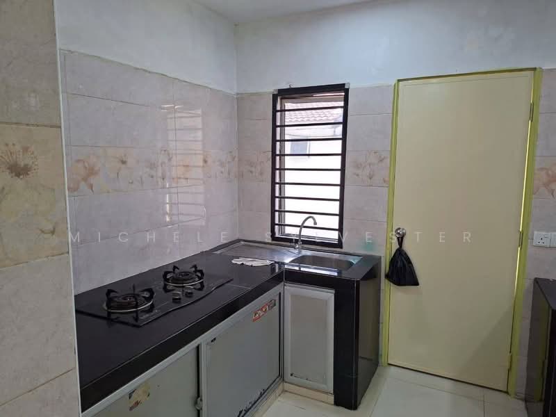 Rumah Teres 2 Tingkat untuk Dijual di Bandar Seri Alam (Masai) - Michele Sylvester - Kitchen - PropertyGuru.com.my