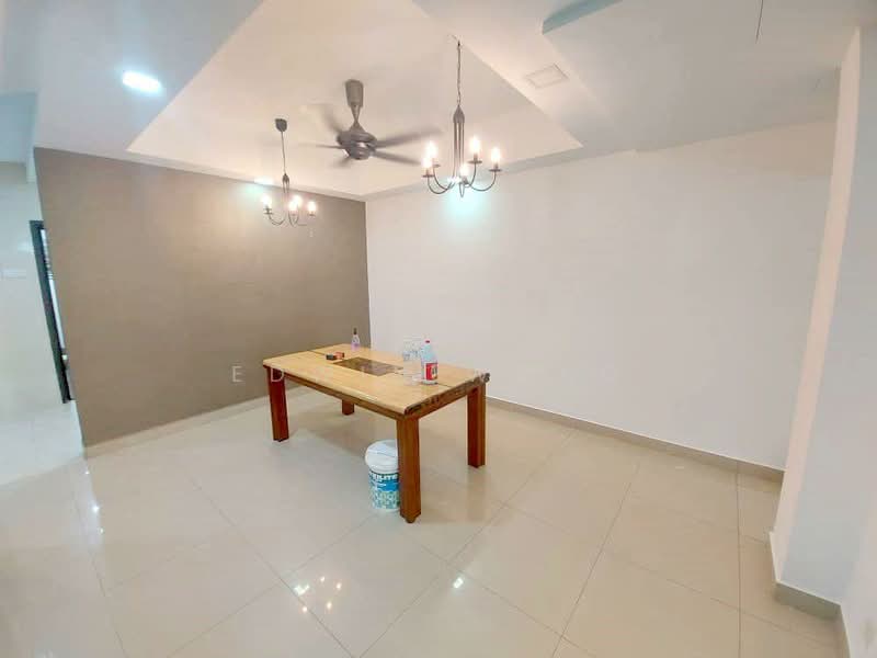 Rumah Teres untuk Dijual di Laman Rimbunan (Kepong) - Edwin Wong - Dining Room - PropertyGuru.com.my