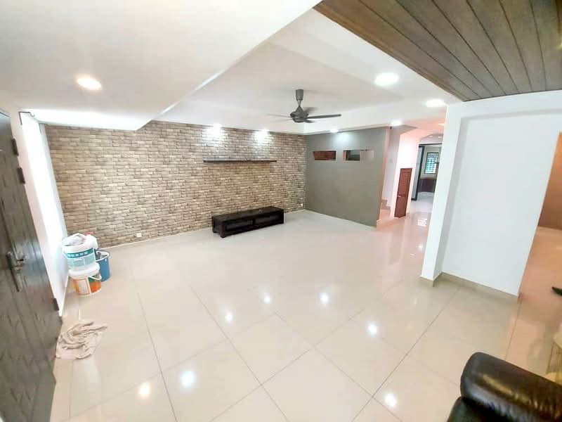 Rumah Teres untuk Dijual di Laman Rimbunan (Kepong) - Edwin Wong - Living Room - PropertyGuru.com.my