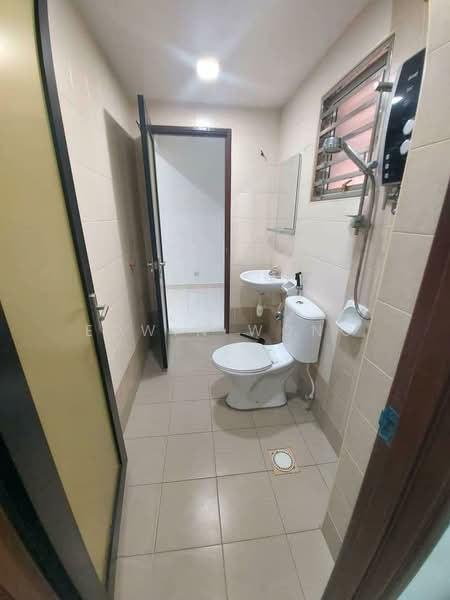 Rumah Teres untuk Dijual di Laman Rimbunan (Kepong) - Edwin Wong - Bathroom - PropertyGuru.com.my