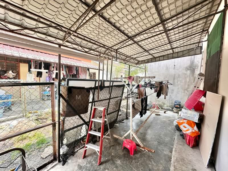 Rumah Teres 1 Tingkat untuk Dijual di Bandar Saujana Putra (Tanjong Duabelas) - Ilman Nahri - Exterior - PropertyGuru.com.my