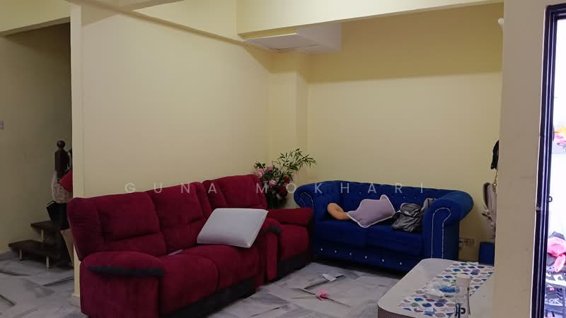 Rumah Teres 2 Tingkat untuk Dijual di Usj 1 (Subang Jaya) - Guna Mokhari - Living Room - PropertyGuru.com.my