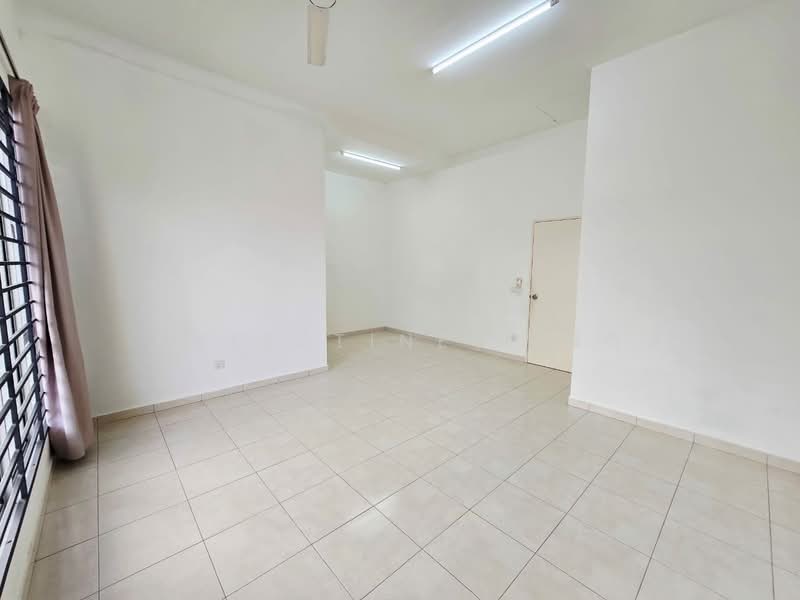 2-storey Terraced House for Sale in Setia Ecohill (Semenyih) - Celestine Ting - Living Room - PropertyGuru.com.my