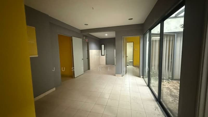 Soho for Sale in Pusat Bandar Puchong (Puchong) - Justine Hoo - Corridor - PropertyGuru.com.my