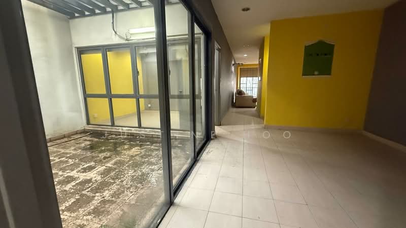 Soho for Sale in Pusat Bandar Puchong (Puchong) - Justine Hoo - Corridor - PropertyGuru.com.my