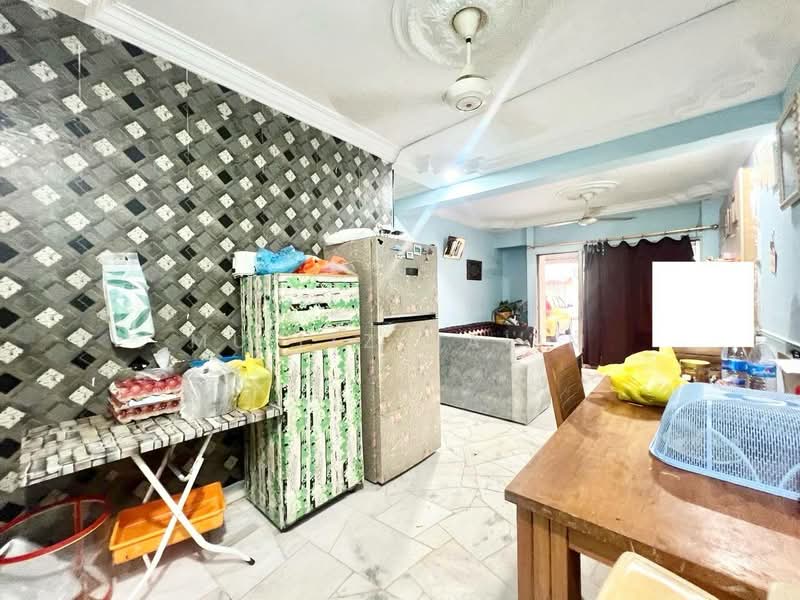 Apartment for Sale at Vista Lavender - Mu'izz Halim - Living Room - PropertyGuru.com.my
