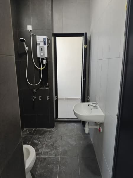 2-storey Terraced House for Rent in Taman Mount Austin (Tebrau) - Herry Goh - Bathroom - PropertyGuru.com.my